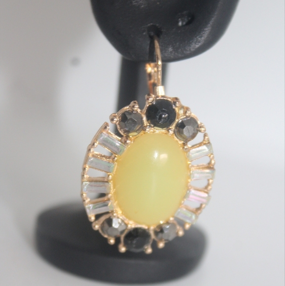 Vintage Yellow Uranium Crystal Baguette Earrings - Picture 4 of 12